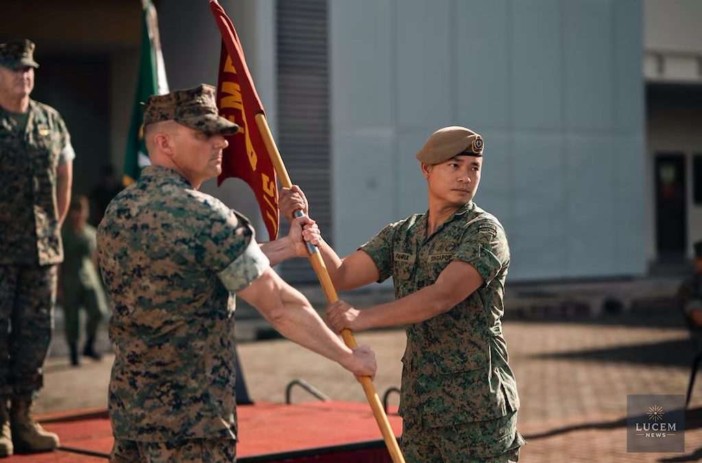 U.S. and Singaporean Officers Commemorate Valiant Mark 25 Opening​