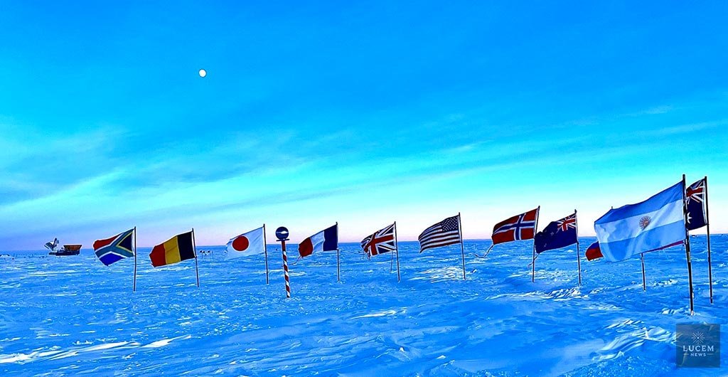 2025-4-3-B2 During their one-year tours of duty at the observatory, GML staff members experience just one sunrise and one sunset — so they won’t see the sun rise for six months.