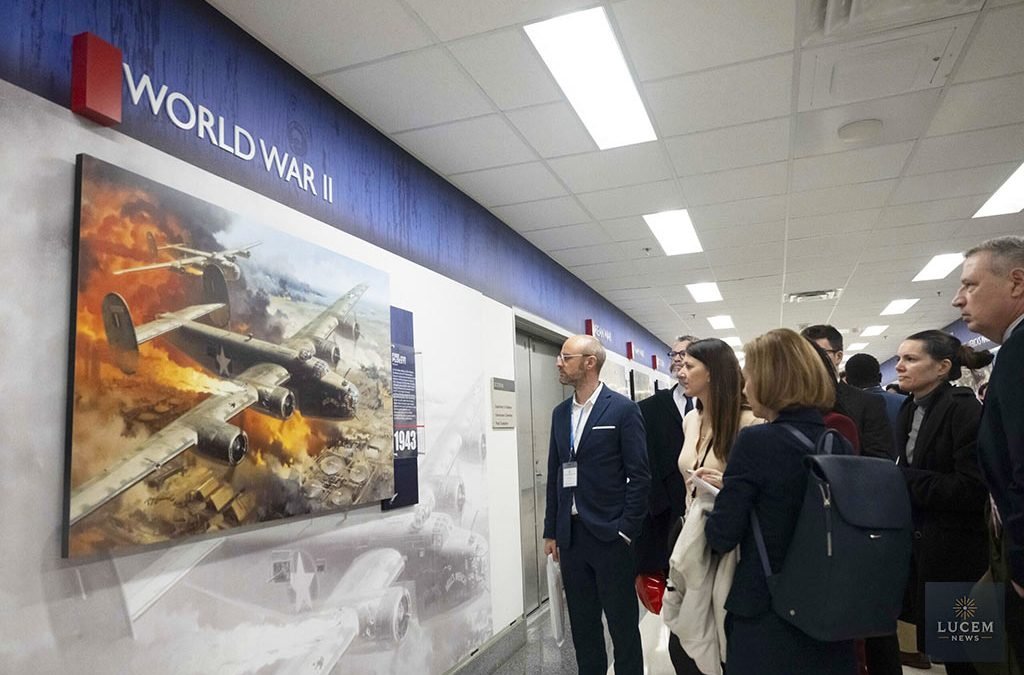 French Leaders Explore U.S. WWII Memorials at Pentagon Visit